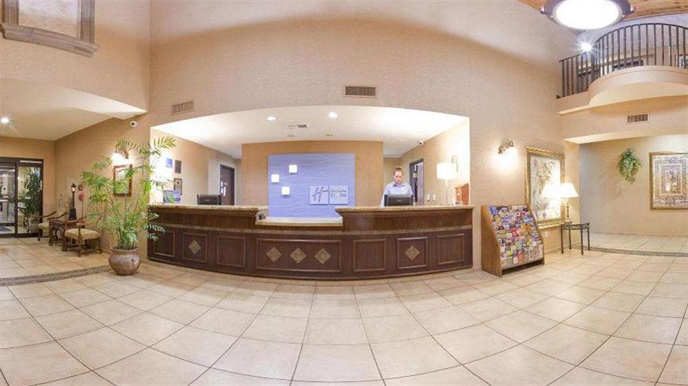 Holiday Inn Express Hotel & Suites Marina By Ihg Εξωτερικό φωτογραφία