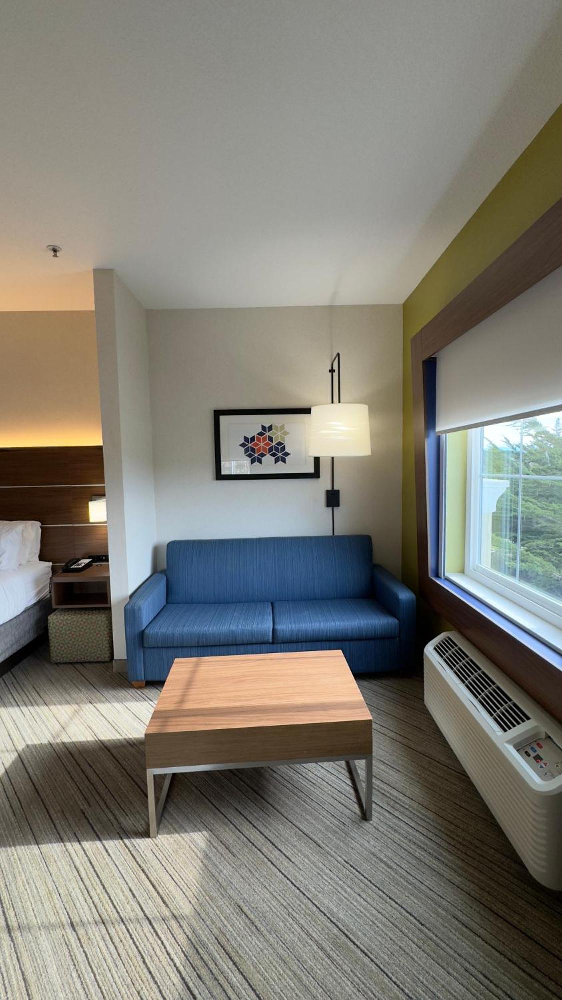 Holiday Inn Express Hotel & Suites Marina By Ihg Εξωτερικό φωτογραφία