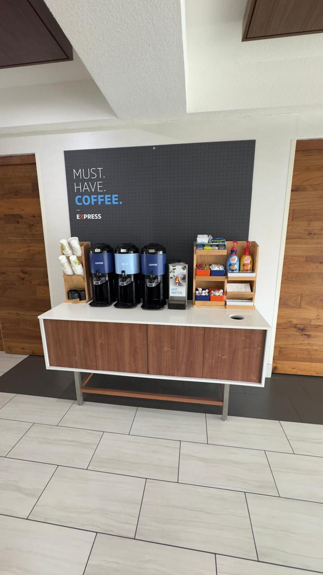 Holiday Inn Express Hotel & Suites Marina By Ihg Εξωτερικό φωτογραφία